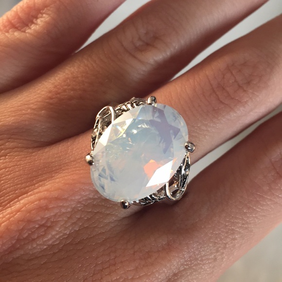 Jewelry - Beautiful Genuine Moonstone Ring